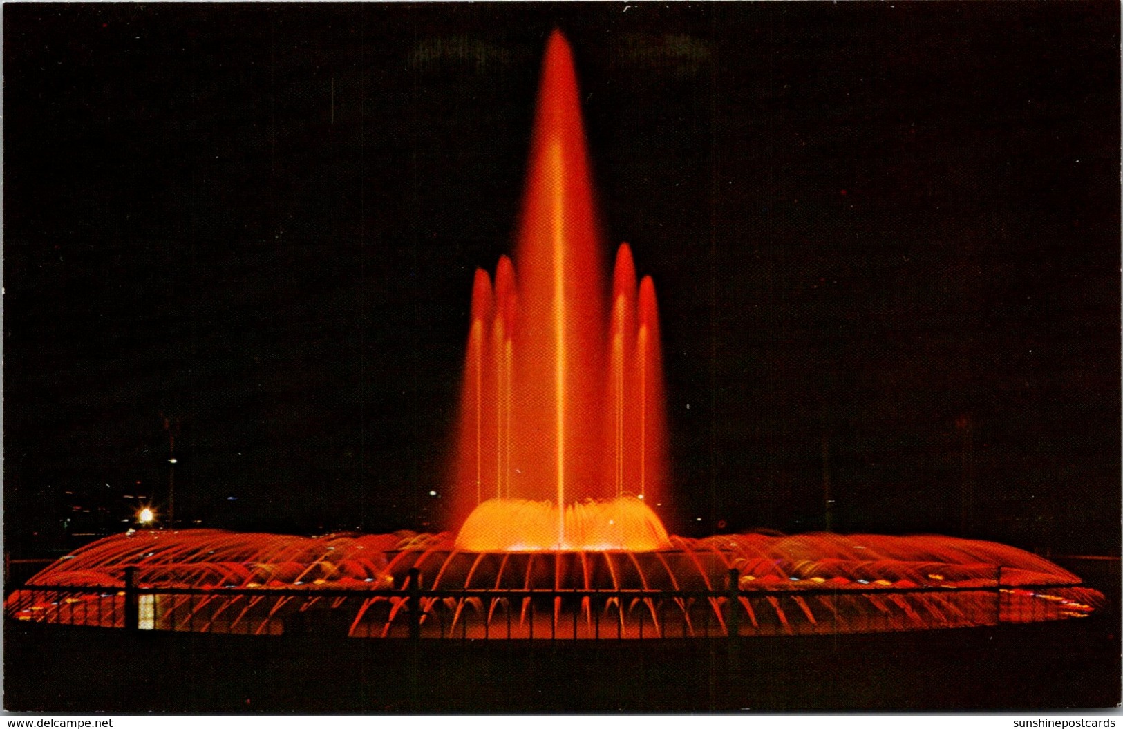 Michigan Sault Ste MarieThe Water Fountain Illuminated At Night - Lansing