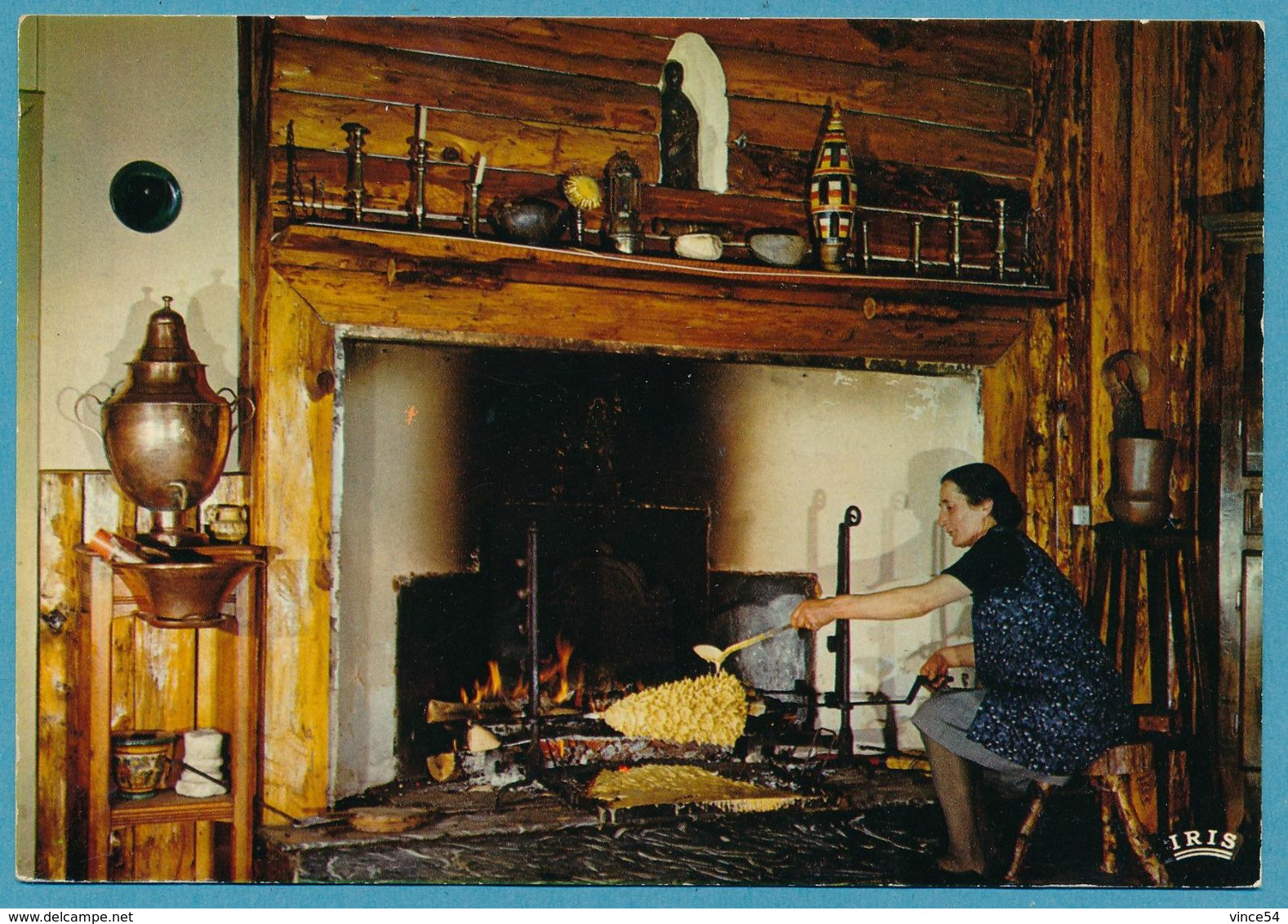 LES PYRENEES - Intérieur Pyrénéen Typique - La Fabrication Du Gâteau à La Broche Ou "Rocher Des Pyrénées" - Farms