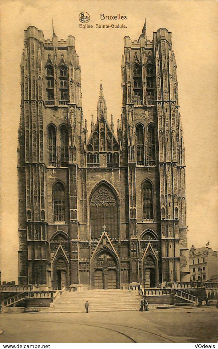 030 537 - CPA - Belgique - Brussel - Bruxelles - Eglise Sainte-Gudule - Monumenti, Edifici