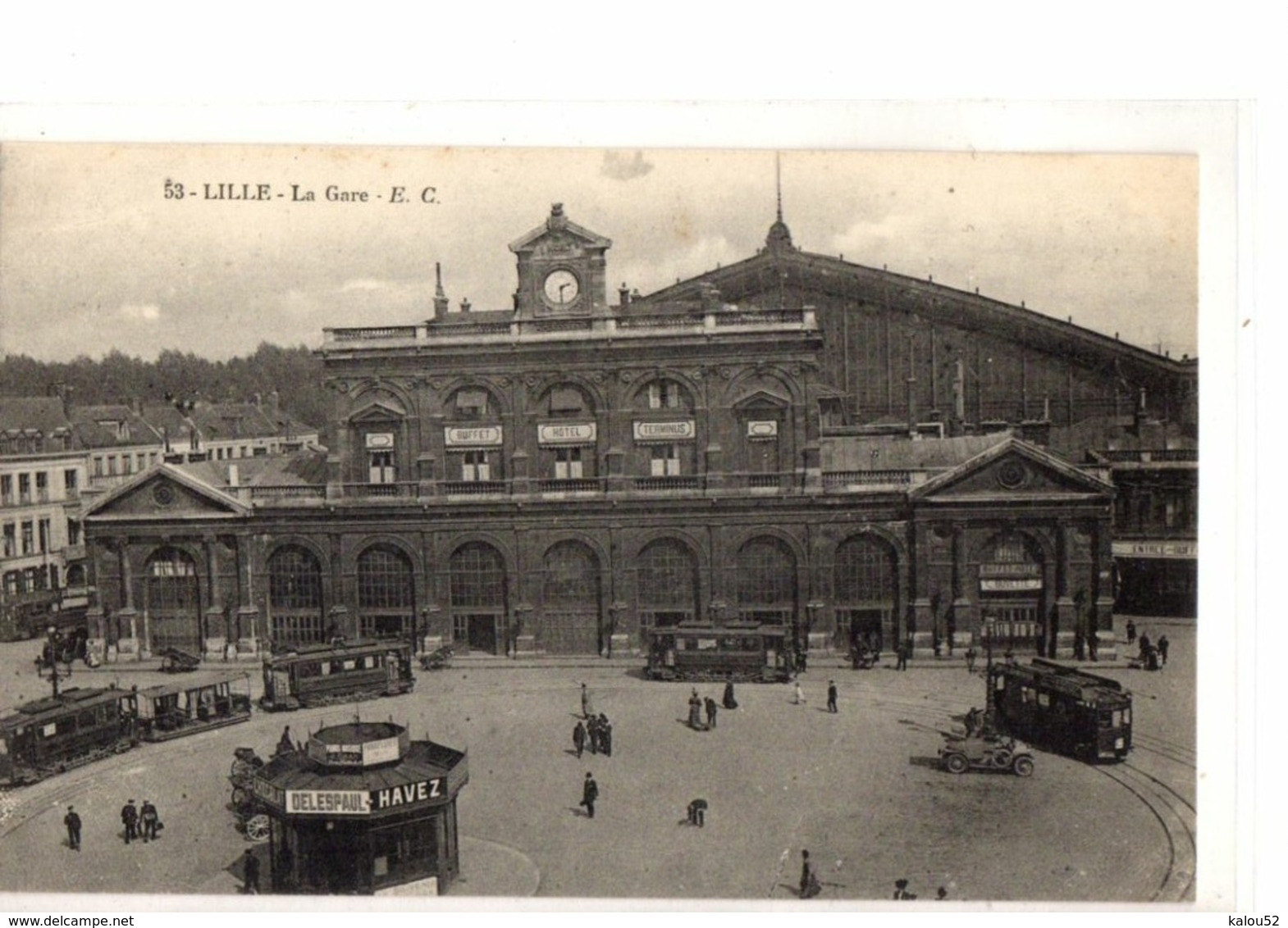 LILLE     //                LA GARE ET CES 5 TRAMWAYS - Lille