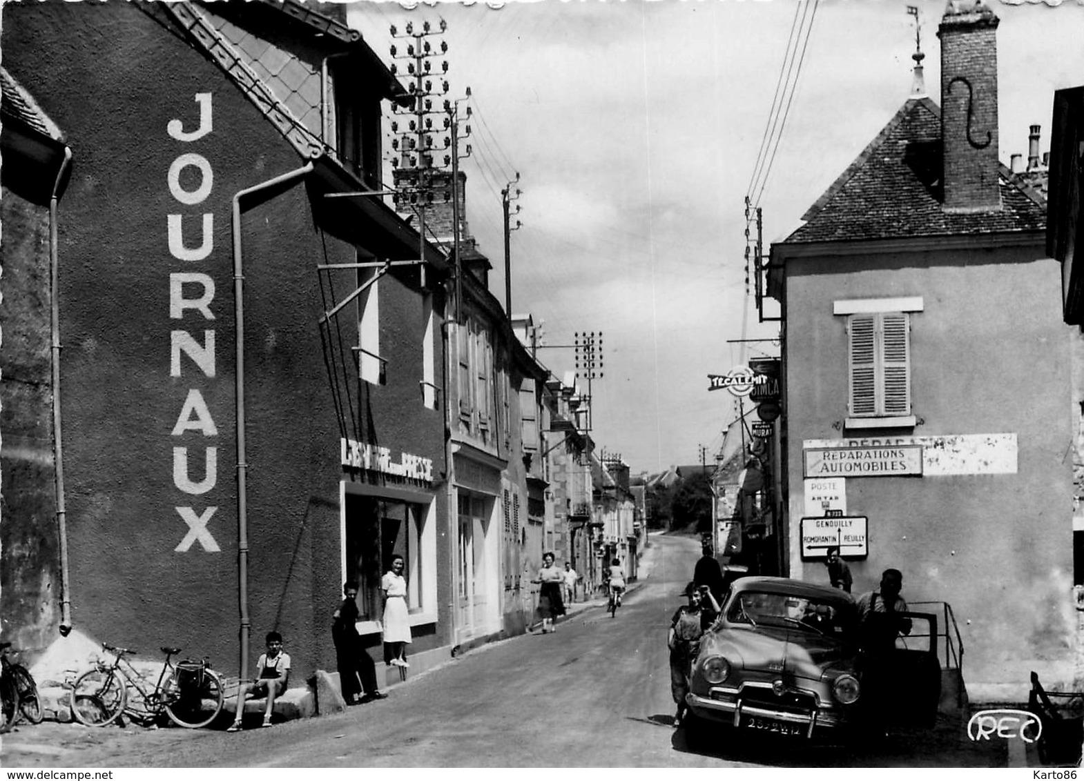 Graçay * Rue Basse * Librairie Maison De La Presse * Garage Automobile - Graçay