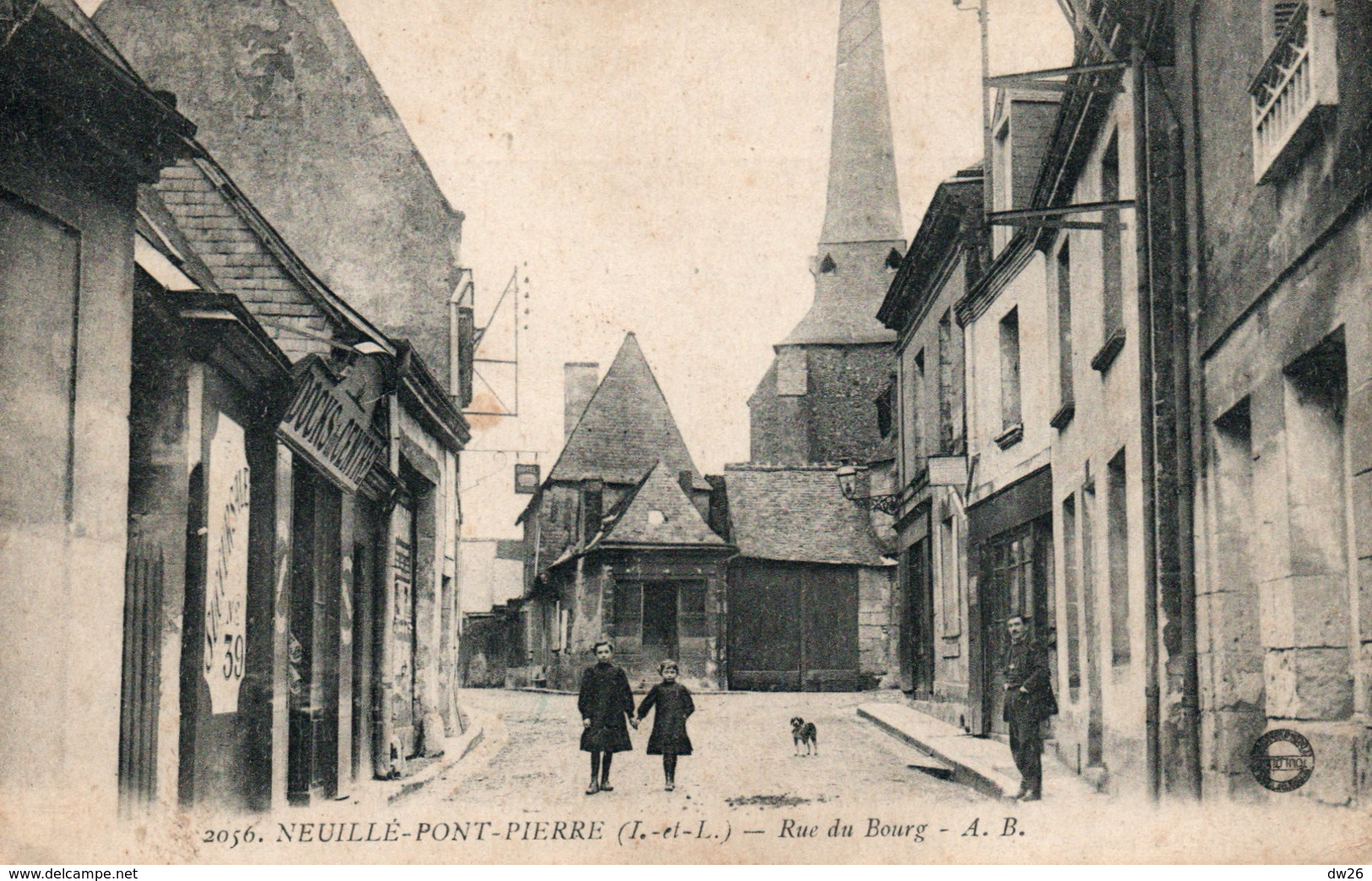 Neuillé-Pont-Pierre (Indre-et-Loire) Rue Du Bourg - Edition André Boucher - Carte A.B. N° 2056 Non Circulée - Neuillé-Pont-Pierre