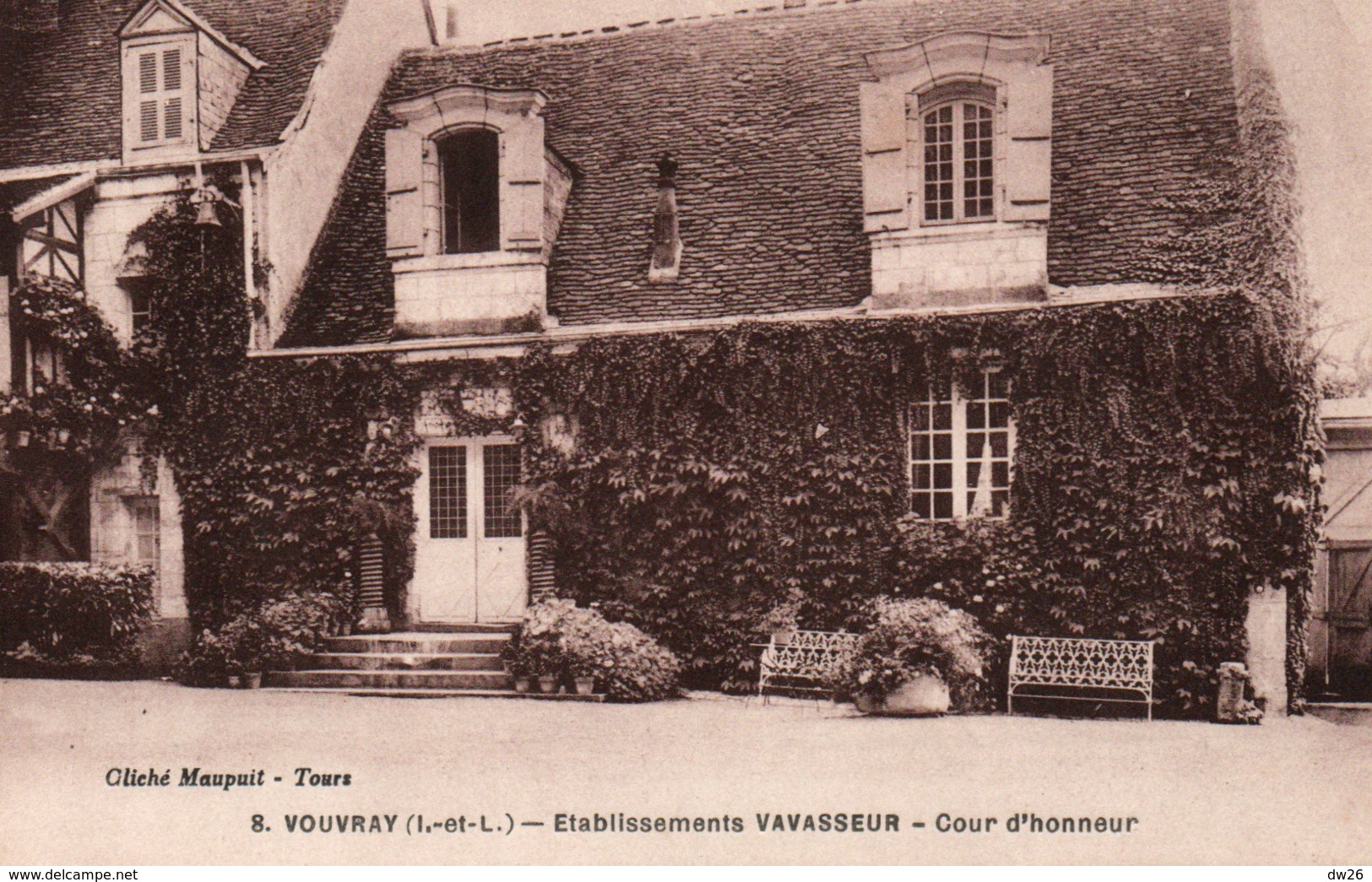 Vouvray - Etablissements Vavasseur (vin), Cour D'Honneur - Edition André Boucher - Carte N° 8 Non Circulée - Neuillé-Pont-Pierre