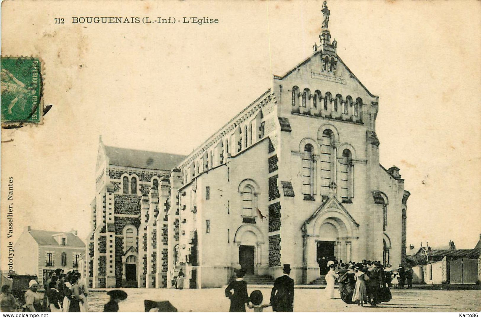 Bouguenais * Place De L'église De La Commune * Entrée à La Messe - Bouguenais