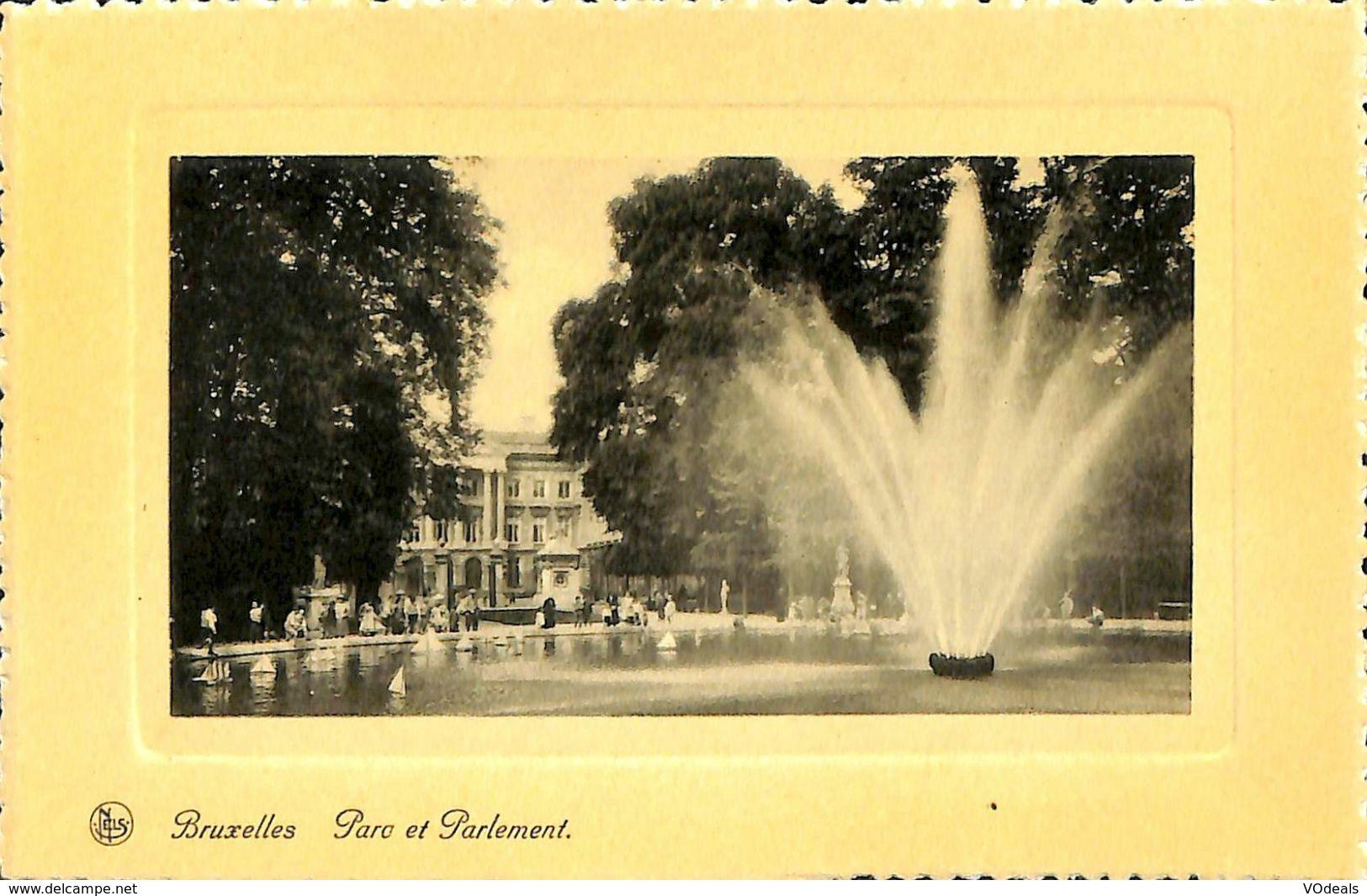 030 609 - CPA - Belgique - Brussel - Bruxelles - Parc Et Parlement - Forêts, Parcs, Jardins