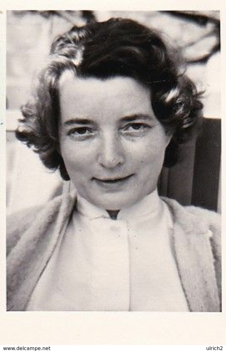 Foto Frau Mit Kurzen Haaren - Ca. 1955 - 6*4,5cm (51723) - Zonder Classificatie