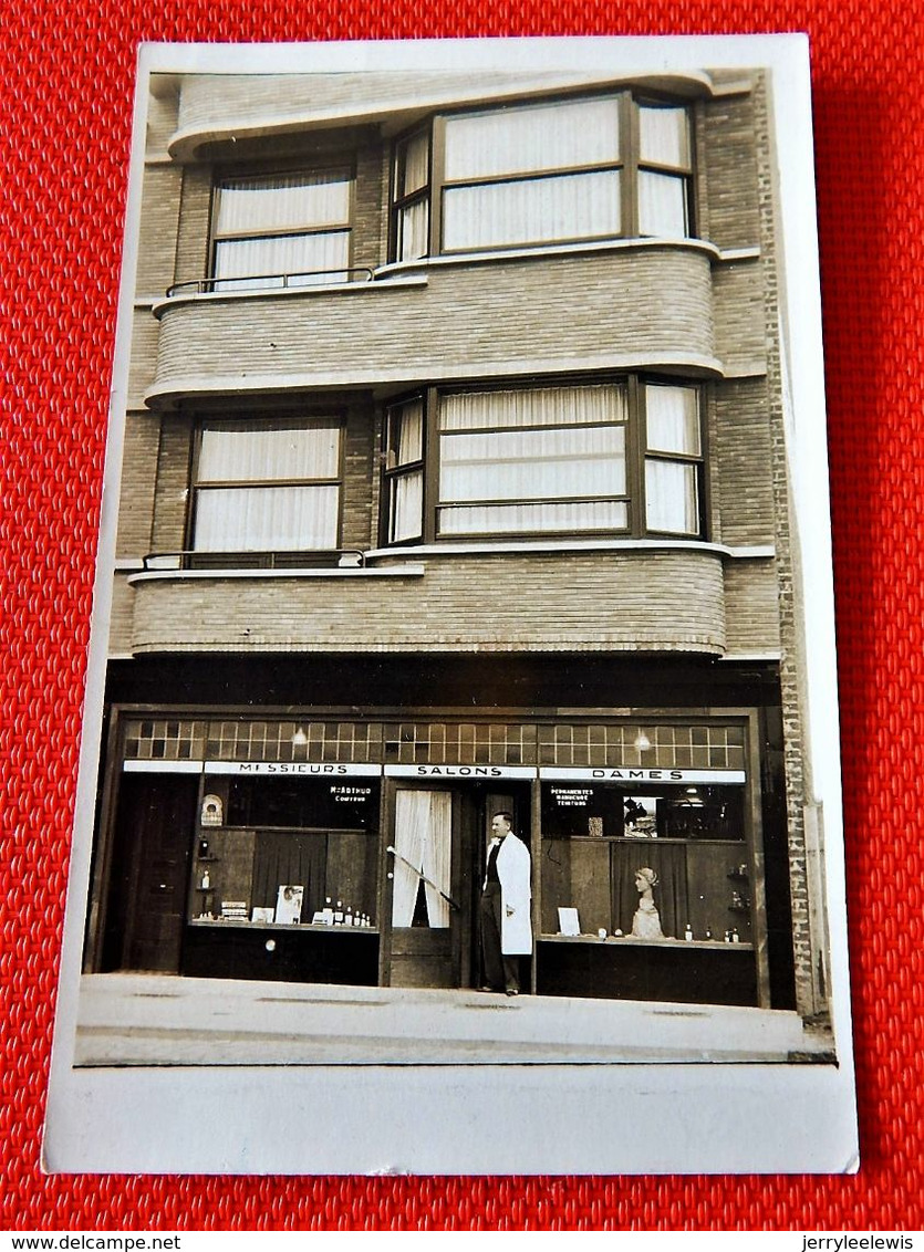 A IDENTIFIER  -  Salon De Coiffure " Messieurs - Dames "  - Carte Photo - Da Identificare