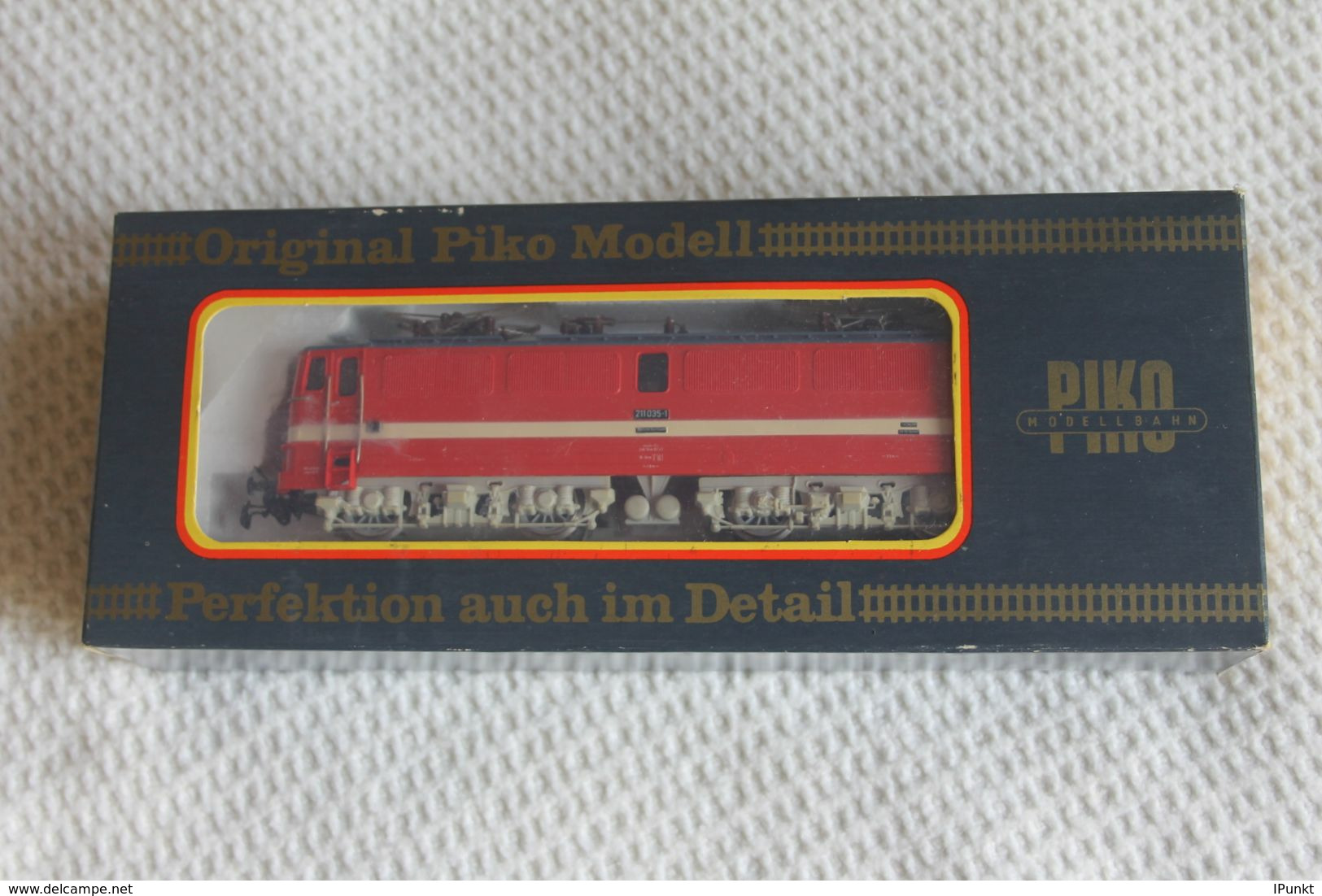Schnellzuglokomotive Der Deutsche Reichsbahn; Baureihe BR 211 / E 11; PIKO; Epoche IV; Neu In OVP - Locomotives