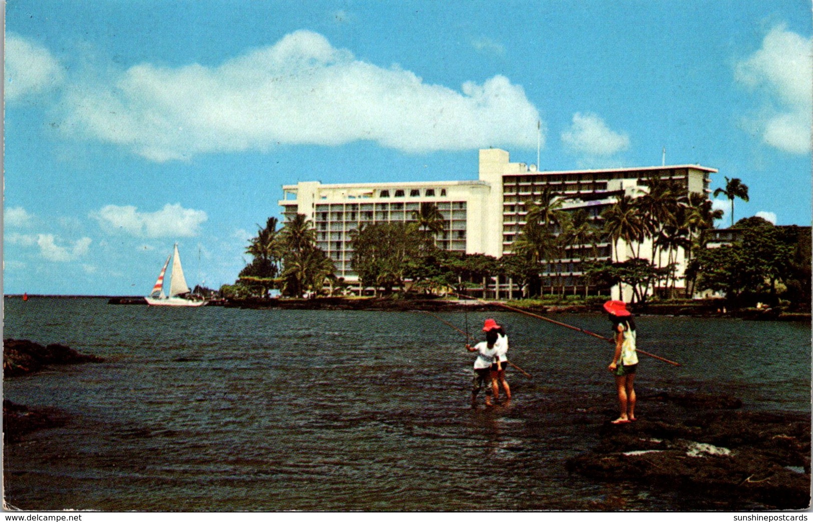 Hawaii Hilo Bay The Naniloa Surf Hotel 1976 - Hilo