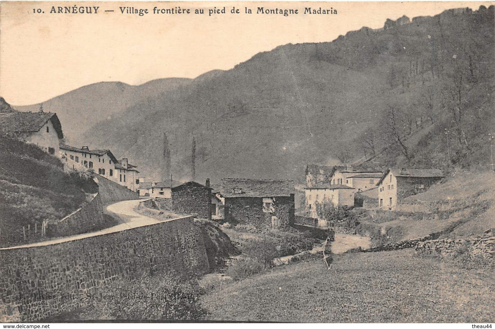 ¤¤  -  ARNEGUY   -  Village Frontière Au Pied De La Montagne Madaria   -   ¤¤ - Arnéguy