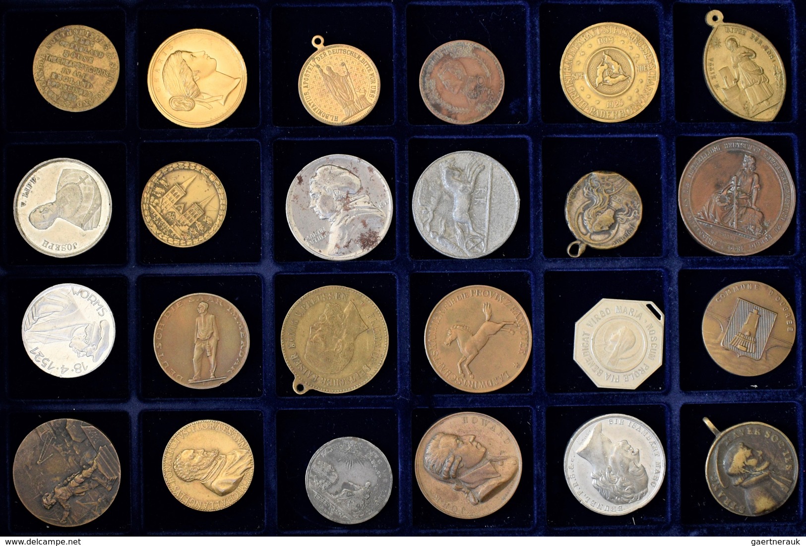Medaillen alle Welt: Anspruchsvolles Konvolut von circa 215 deutschen und ausländischen Medaillen un