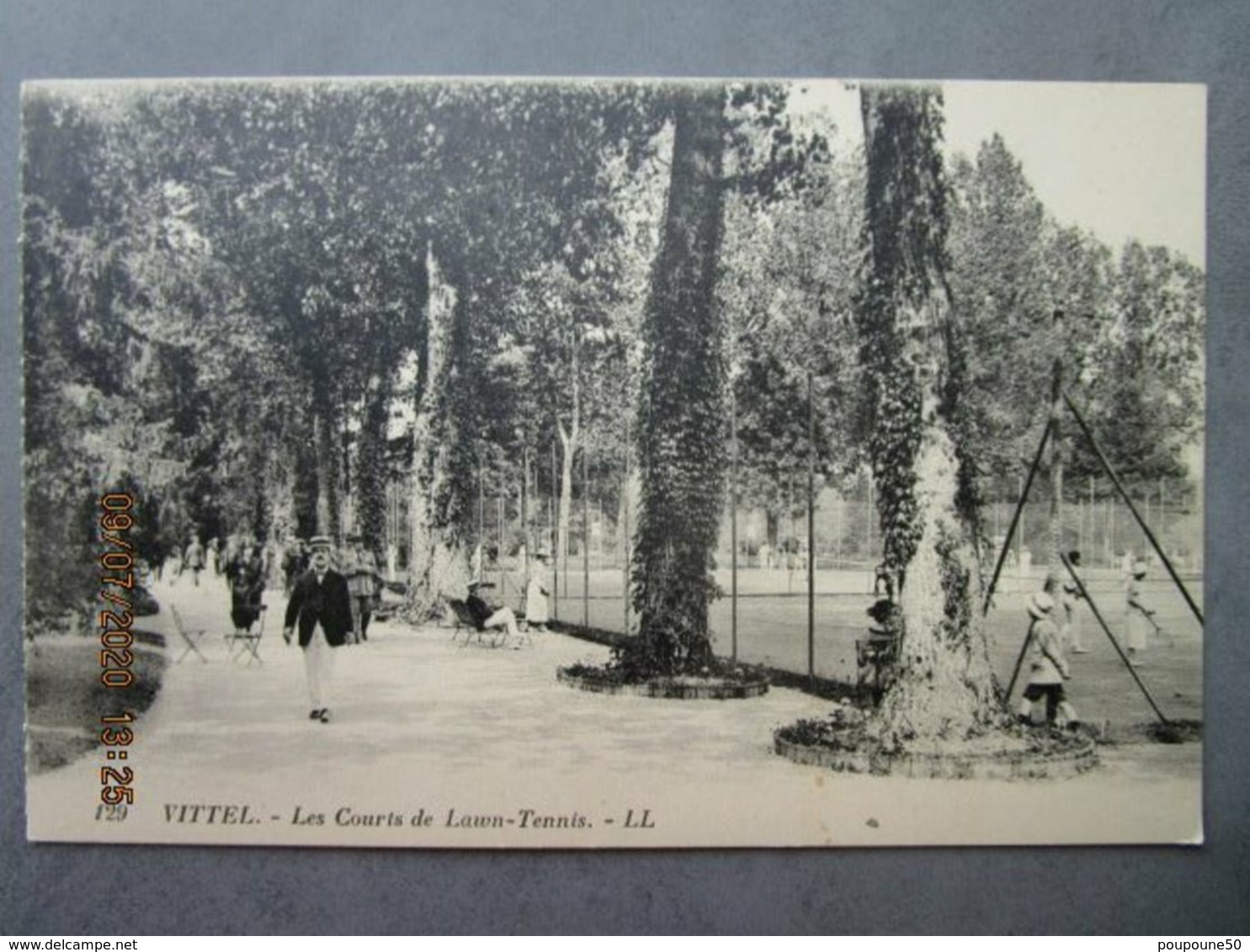 CPA 88 Vosges VITTEL Contrexeville Sport Dans Le Parc Les Courts De " Lawn Tennis "1930 édit.lévy&neurdein Réunis Paris - Vincey