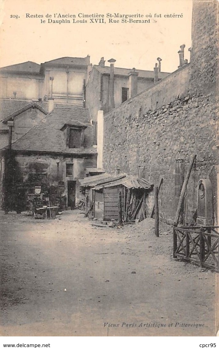 75. PARIS XI - N°67545 - Restes De L'Ancien Cimetière St-Marguerite Où Fut Enterré Le Dauphin Louis XVII, Rue St-Bernard - District 11