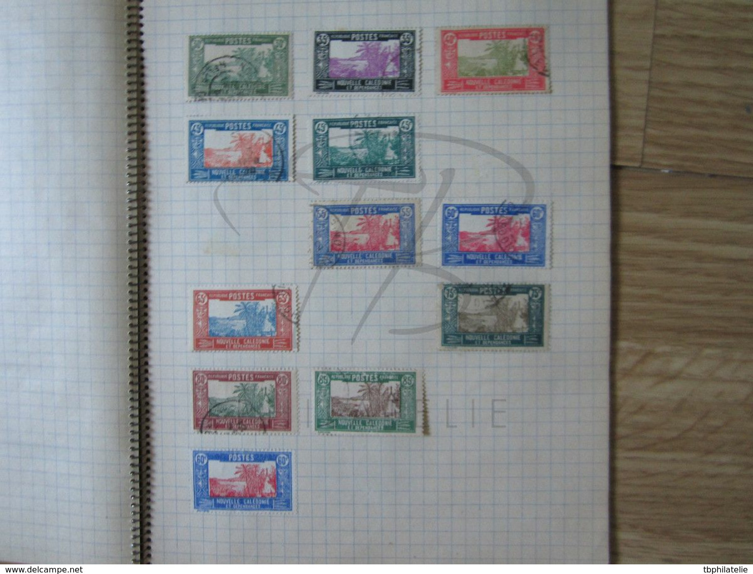 LOT DE + 170 TIMBRES DE NOUVELLE-CALEDONIE - Collections, Lots & Séries