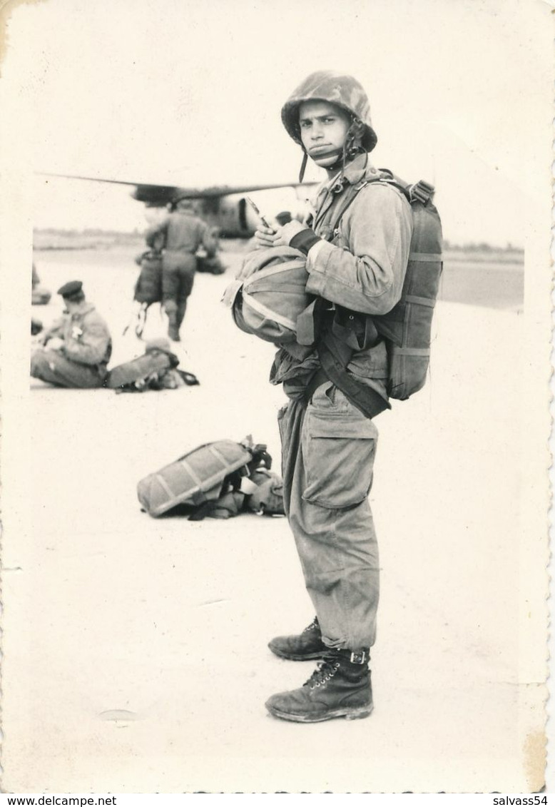 Carte-Photo : Portrait Parachutiste Français - Pau - Camp D'Astra (1963) (BP) - Guerre, Militaire