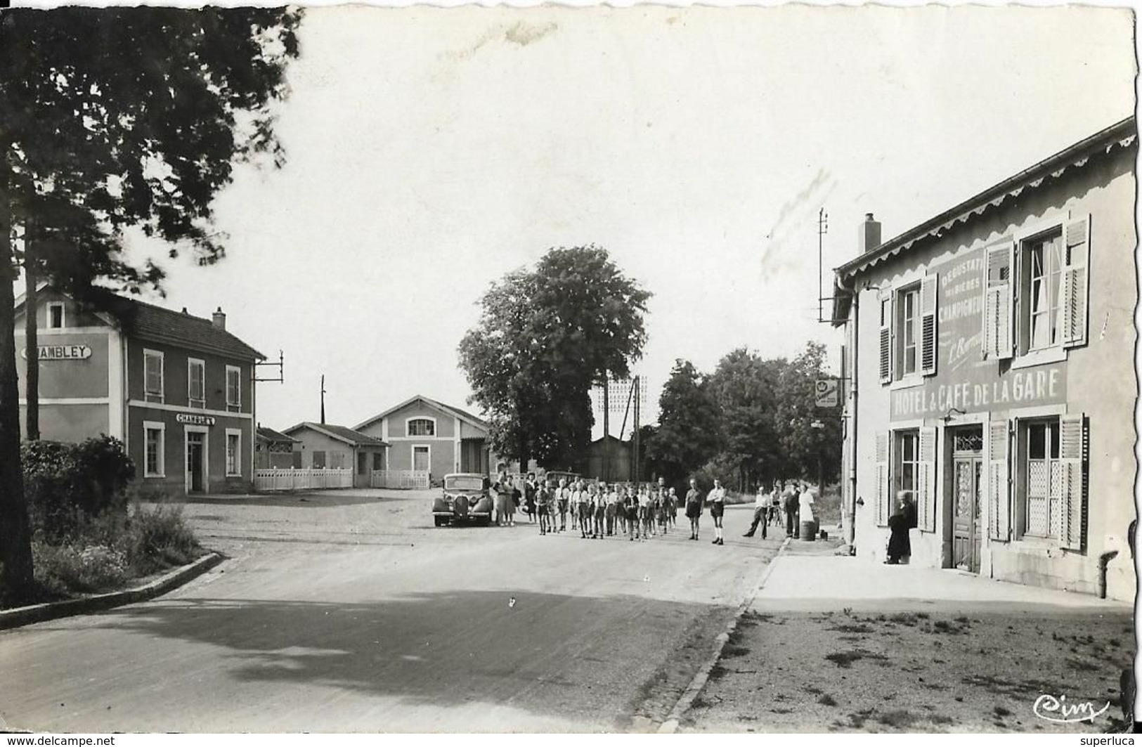 7-CHAMBLEY(M.ET M.)PLACE DE GARE(COMITIVA BOY SCOUT) - Chambley Bussieres