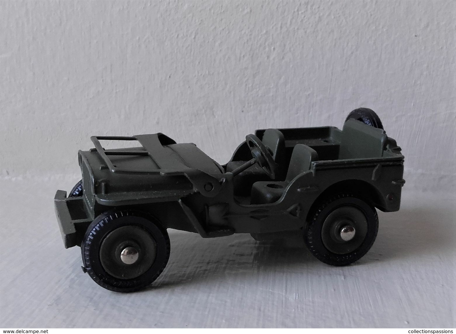 - Camion Militaire - JEEP WILLYS - Dinky Toys - - Militaria