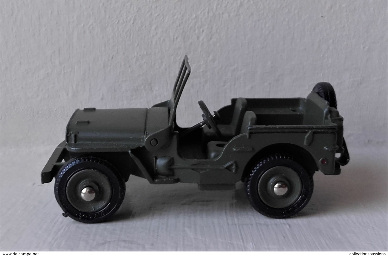 - Camion Militaire - JEEP WILLYS - Dinky Toys - - Militaria