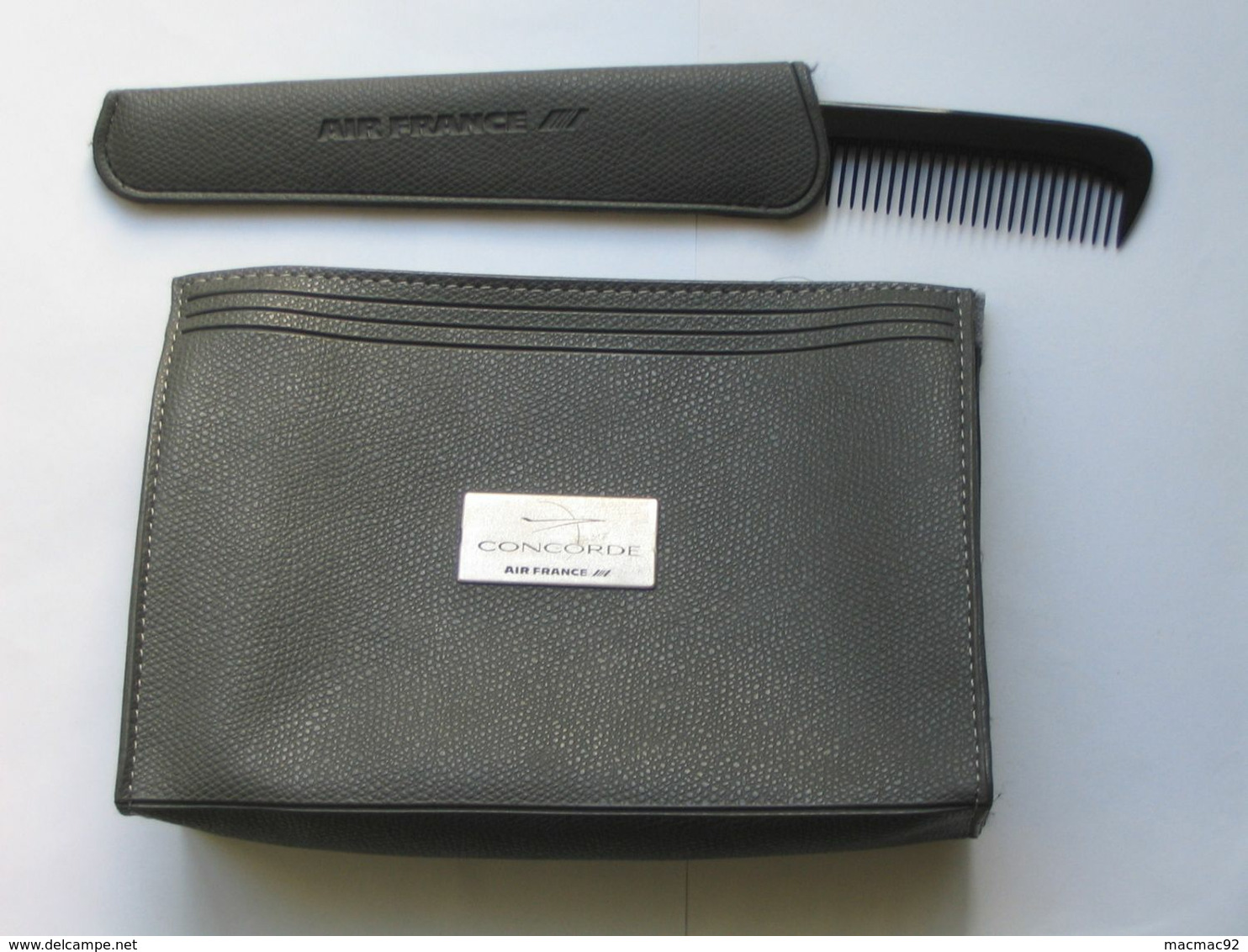 Très Belle Pochette + Peigne -  Air France CONCORDE     **** EN ACHAT IMMEDIAT **** - Crew Badges