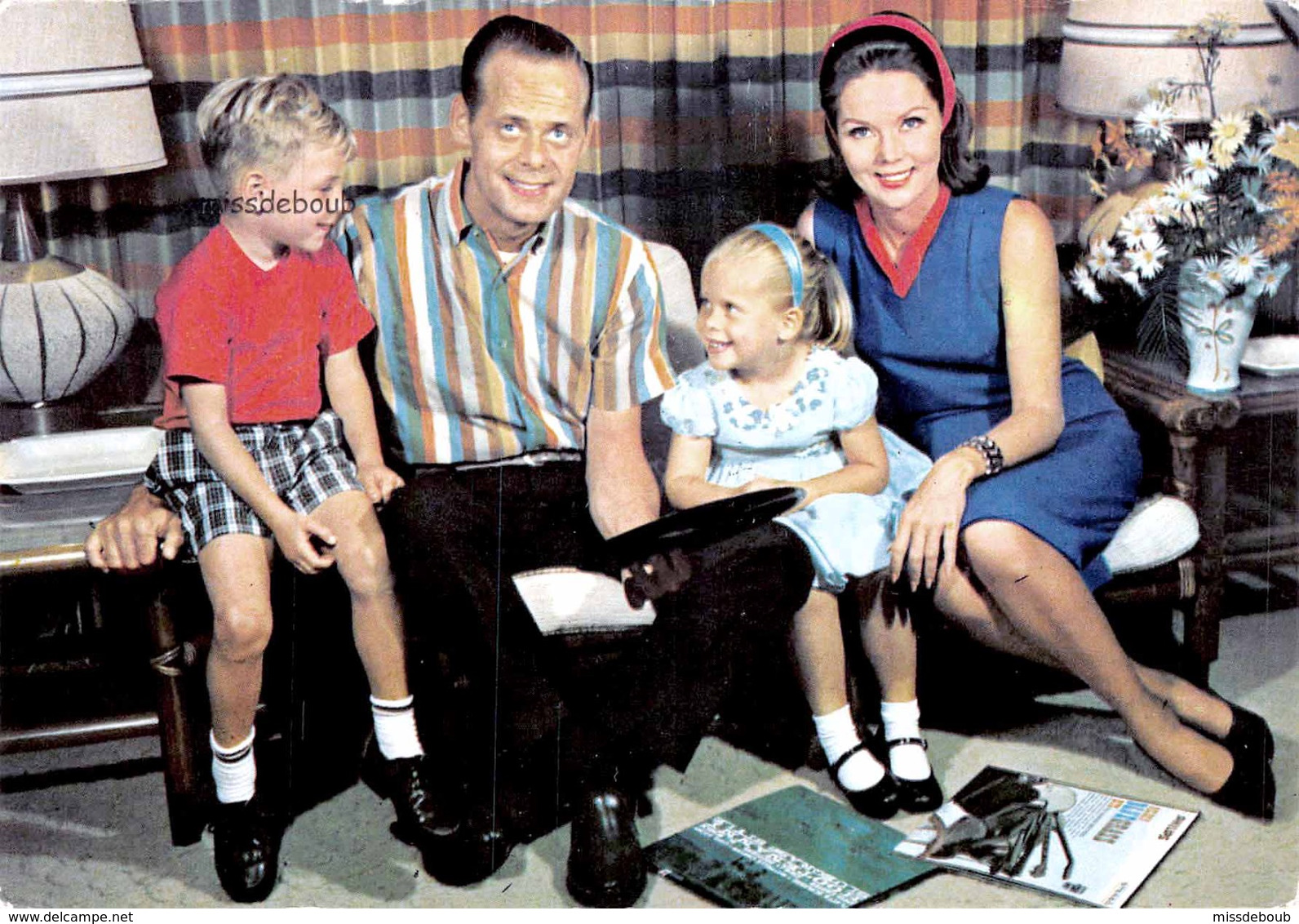 Famille Parfaite Des Années 1950 - 1960, Fillette, Garçon, Jouets -Perfect Family Of The 1950s - 1960, Girl, Little Boy - Mode