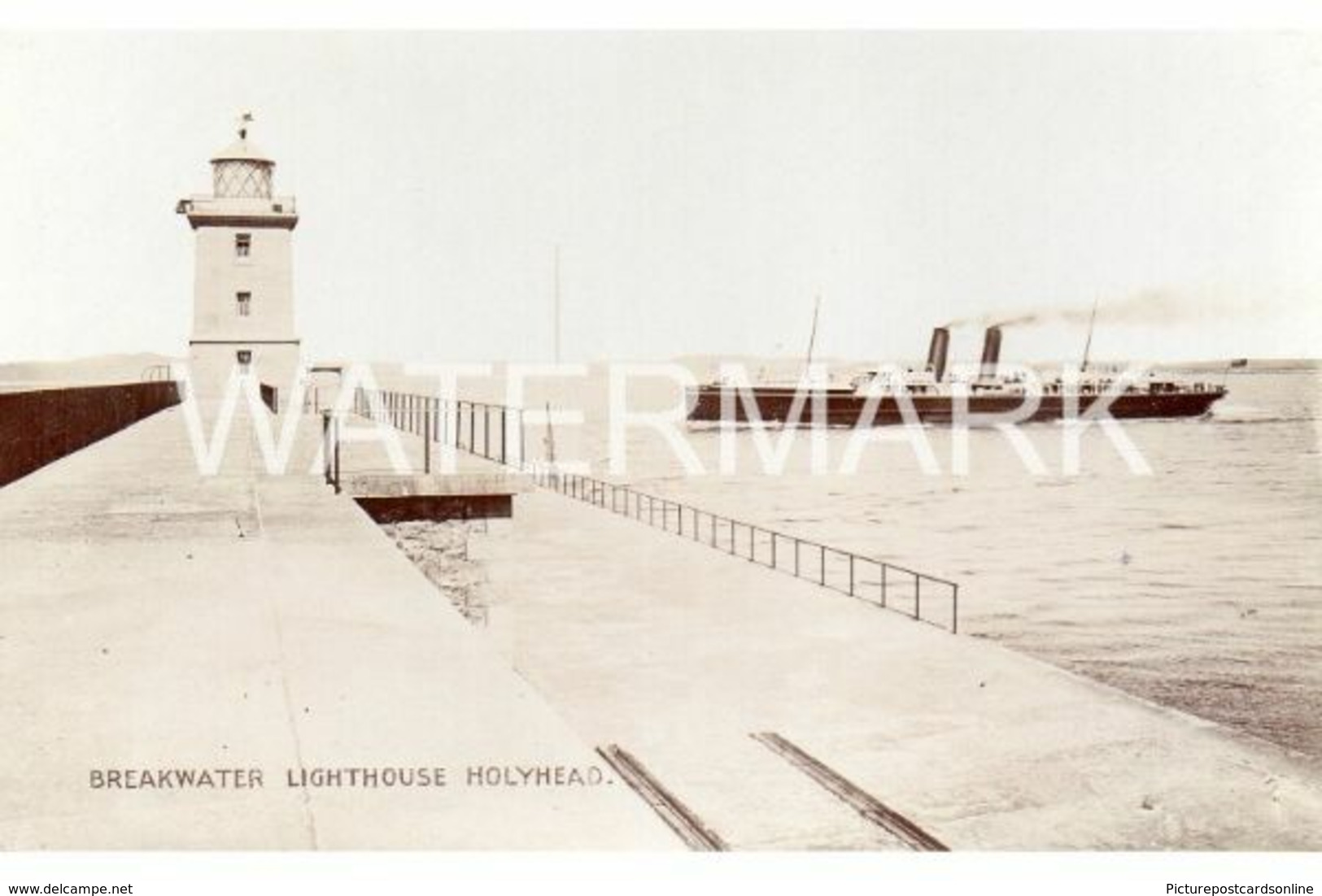 HOLYHEAD BREAKWATER LIGHTHOUSE OLD R/P POSTCARD ANGLESEY WALES - Anglesey