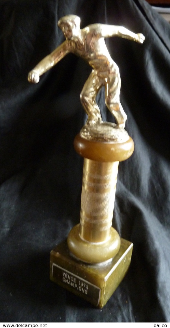 Trophée Bouliste - Pétanque Ou Lyonnaise - VENCE 1979 - - Petanca