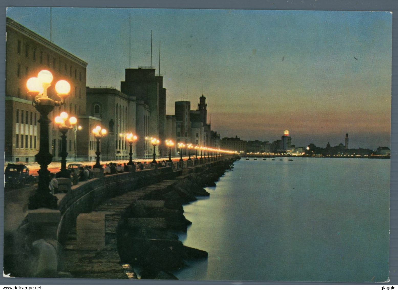 °°° Cartolina - Bari Lungomare Nazario Sauro Notturno Viaggiata °°° - Bari