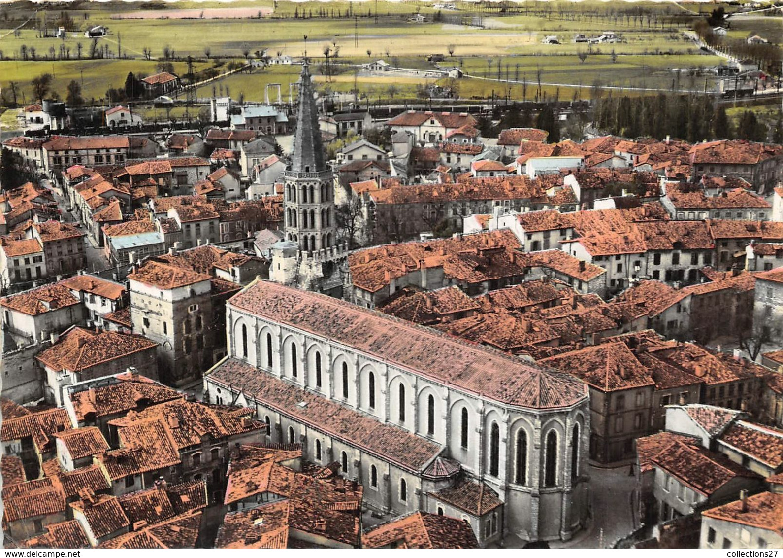 82-CAUSSADE- VUE DU CIEL L'EGLISE NOTRE-DAME ET LE CENTRE - Caussade