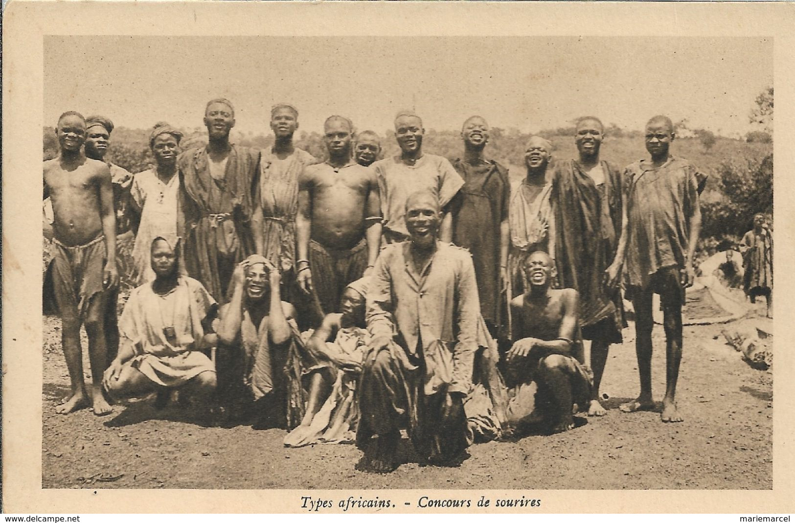 AFRIQUE - TYPES AFRICAINS - CONCOURS DE SOURIRES - Groupe D'Africains - Carte Sépia - Ohne Zuordnung