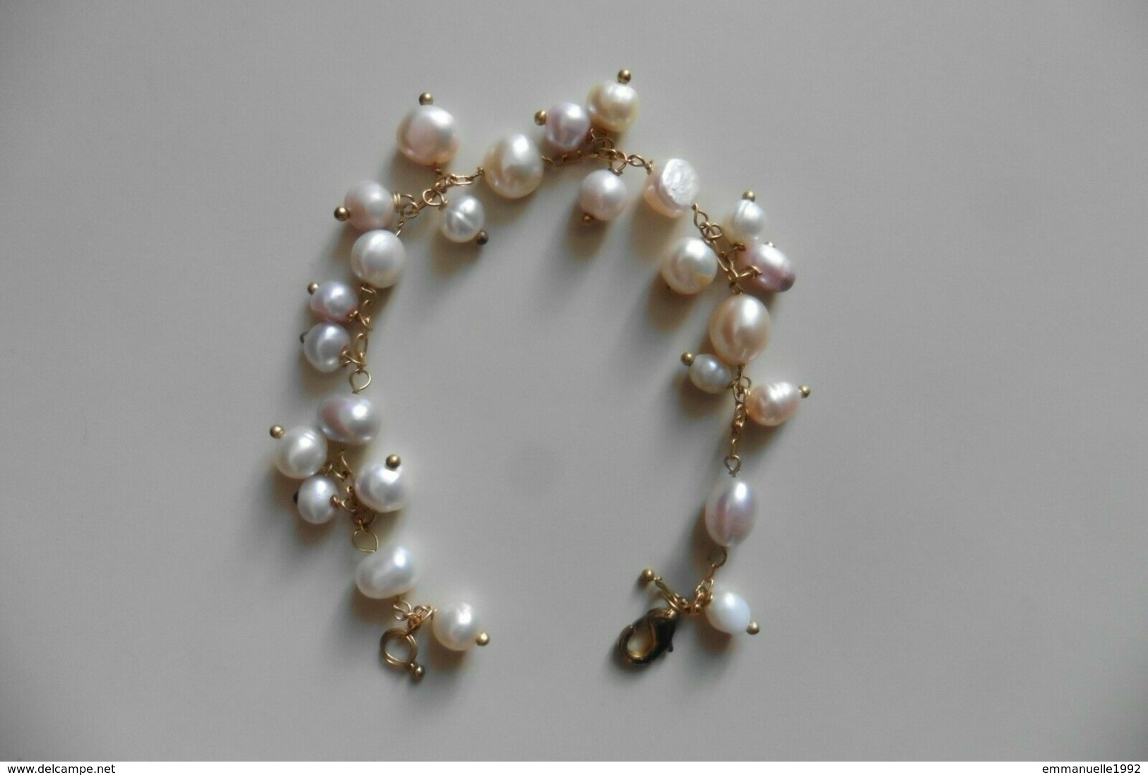 Neuf - Bracelet Gourmette Chaîne Dorée à Breloques En Perles D'eau Douce Blanc Nacré Irisées - Armbanden