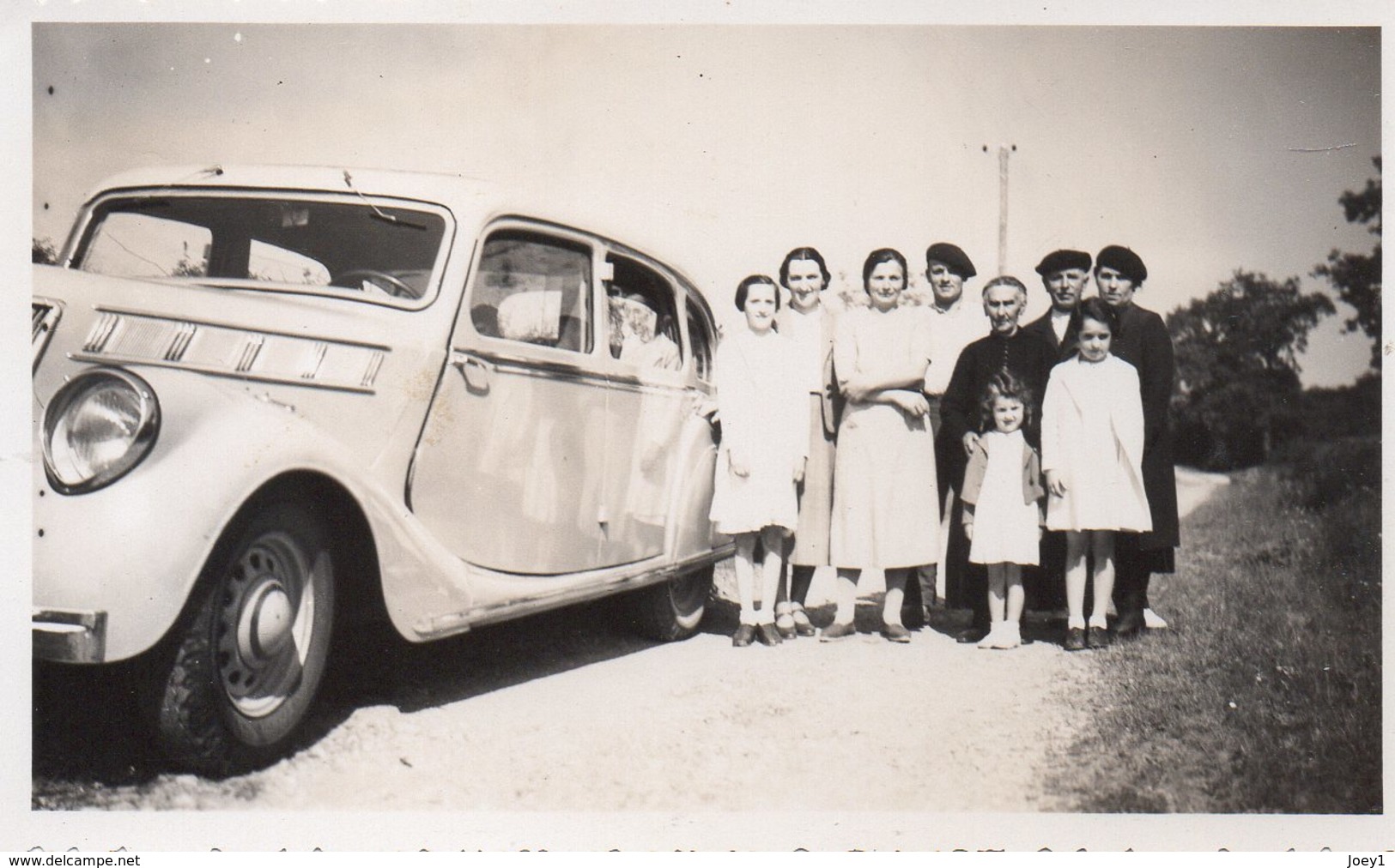 Photo Famille Avec  Voiture  Format 11/6 - Automobile