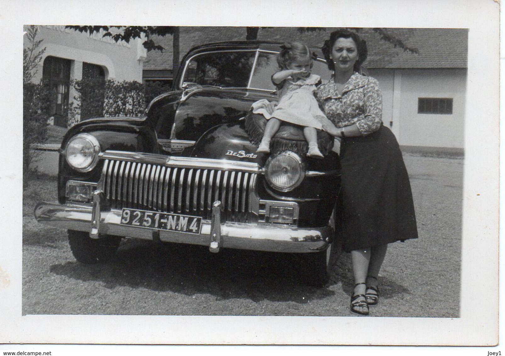 Photo Femme Et Enfant Avec  Voiture  Format 10/7 - Cars