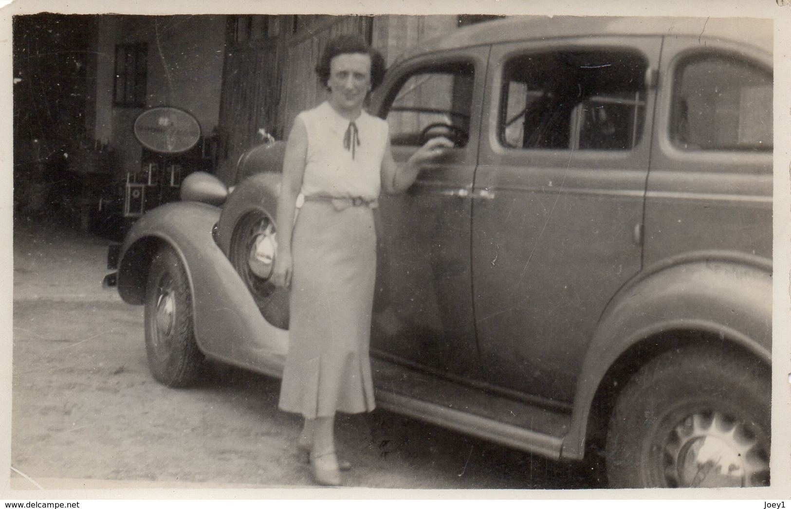 Carte Photo  Voiture Avec Femme ,  Format 9/13 - Automobiles