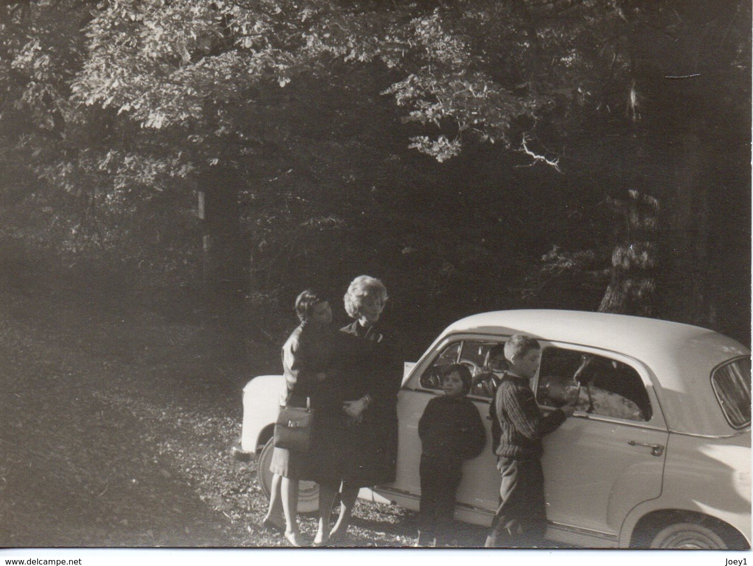 Photo  Voiture Mercédes Avec Famille Au Pays Basque En 1963 ,  Format 11/8 - Cars