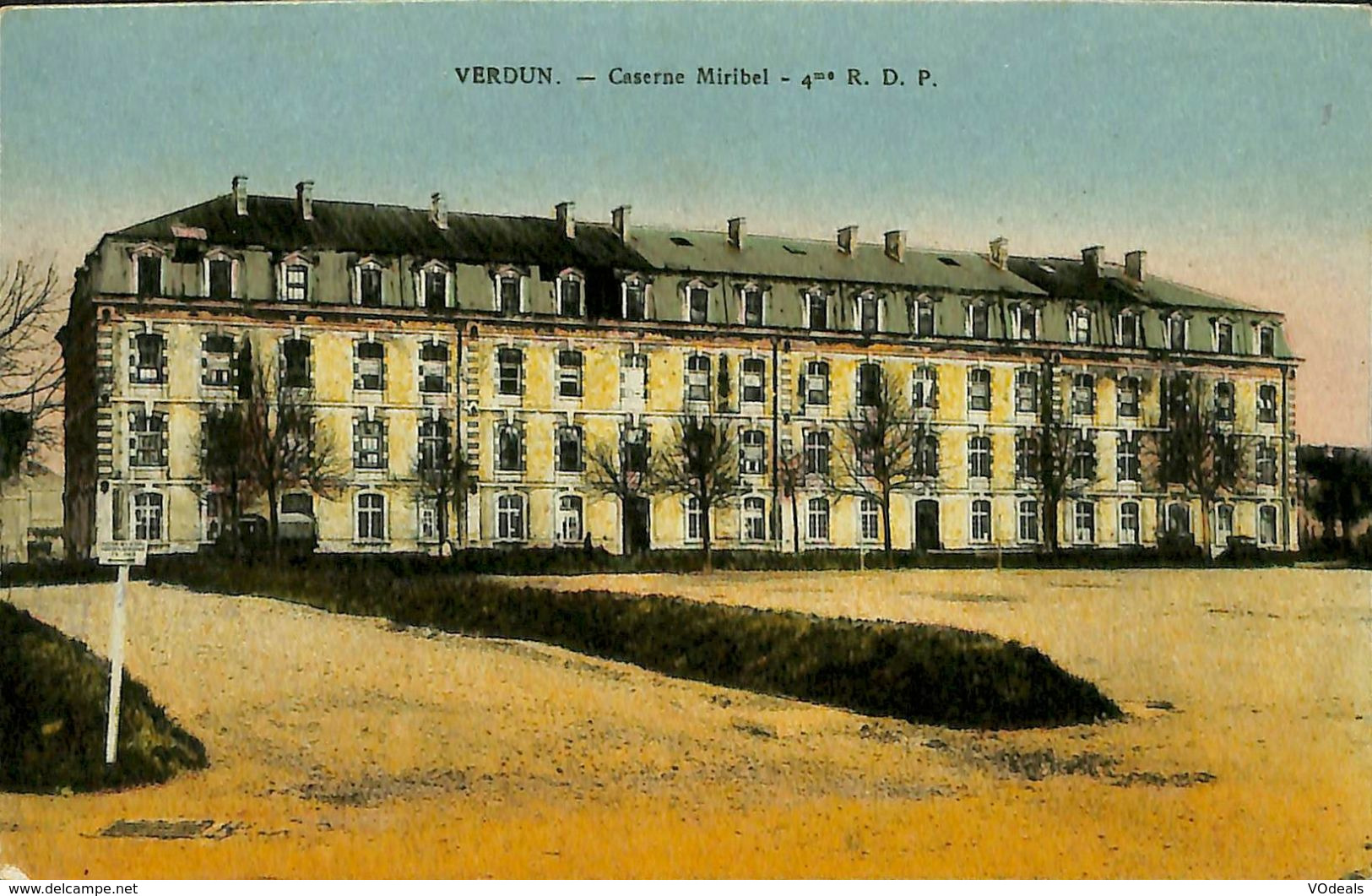 031 056 - CPA - France (55) Meuse - Verdun - Caserne Miribel - Kasernen