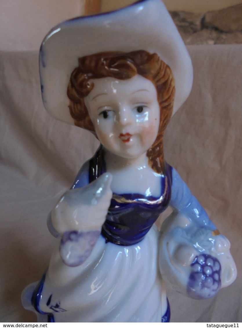 Vintage - Statuette "Jeune Fille Revenant Du Verger" - Personajes