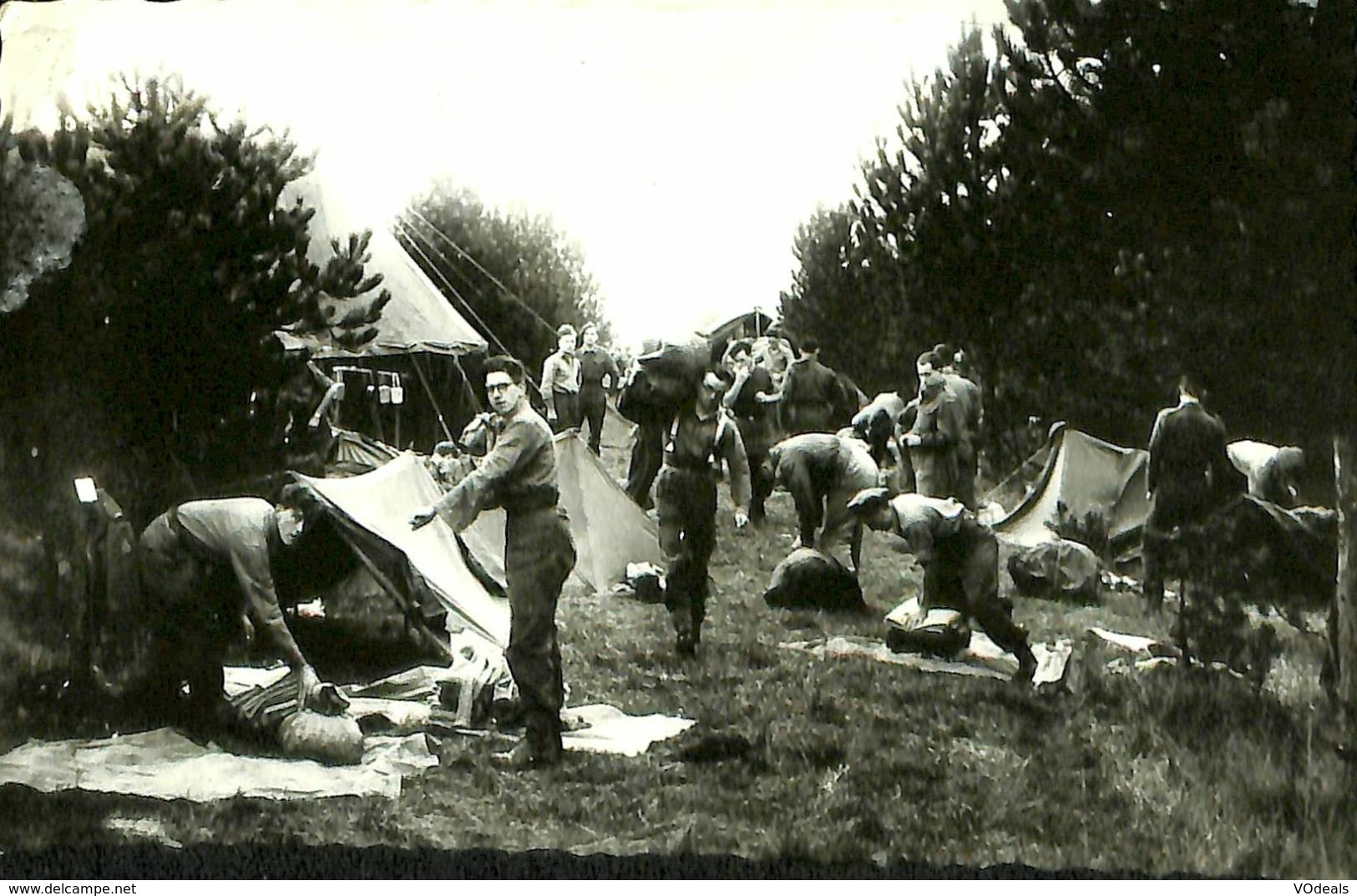 031 084 - CPSM - Militaria - Armée Belge - Après Une Nuit Sous La Tente - Maniobras