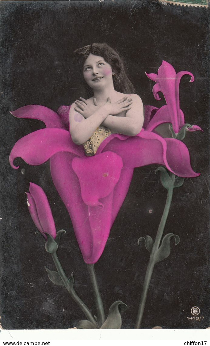 CPA  Photomontage  FEMME Fleur    RPH - Frauen