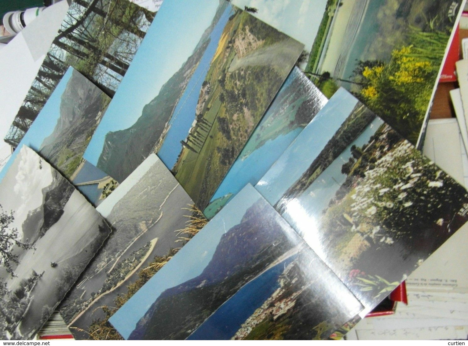 LACS - ETANGS . Boite De 700 Cartes . Que France . ( Voir 3 Photos . - 500 Postcards Min.