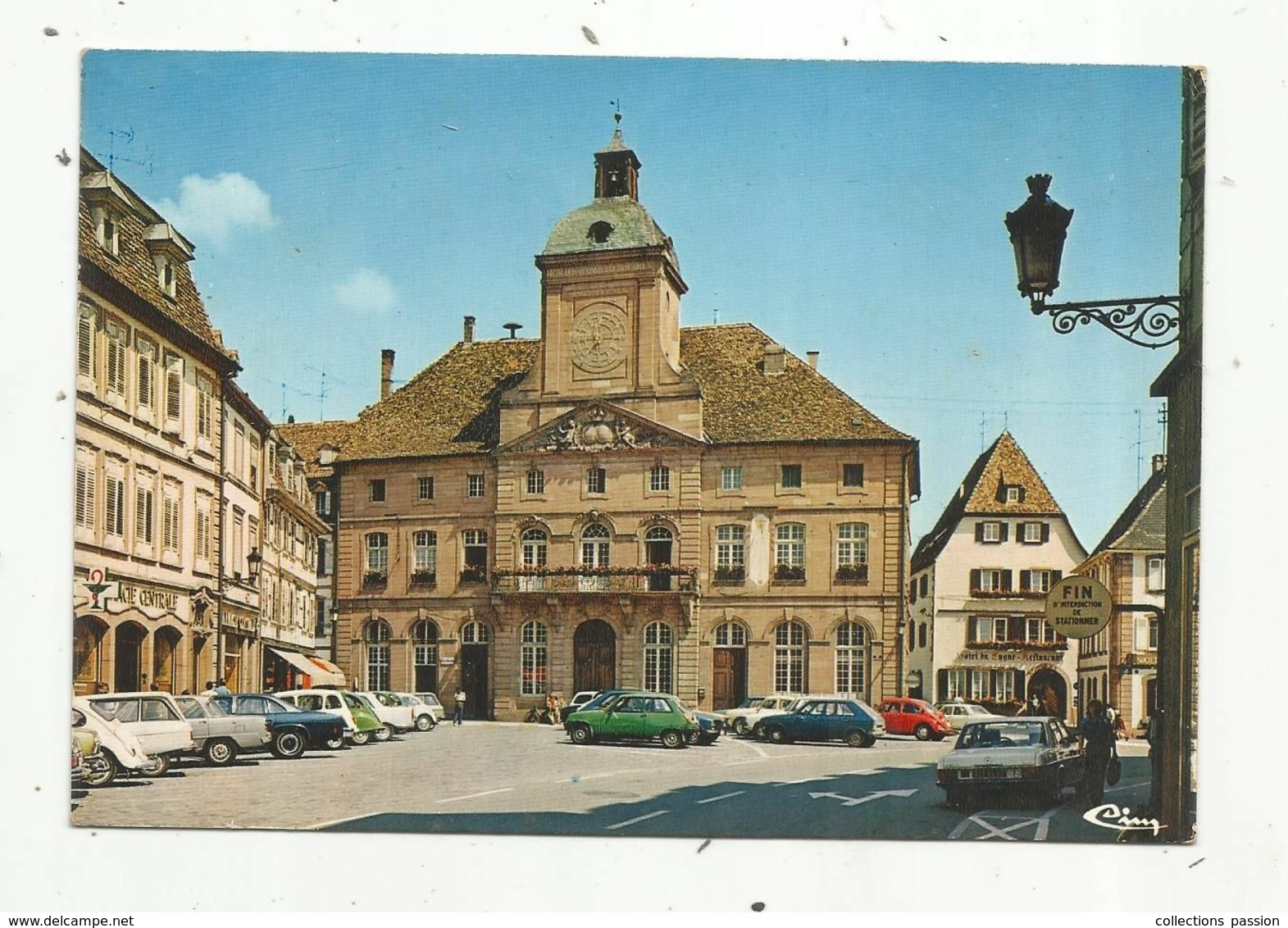 Cp, Automobiles , Renault , Citroen ....67 ,WISSEMBOURG , L'hôtel De Ville ,  Vierge - Turismo