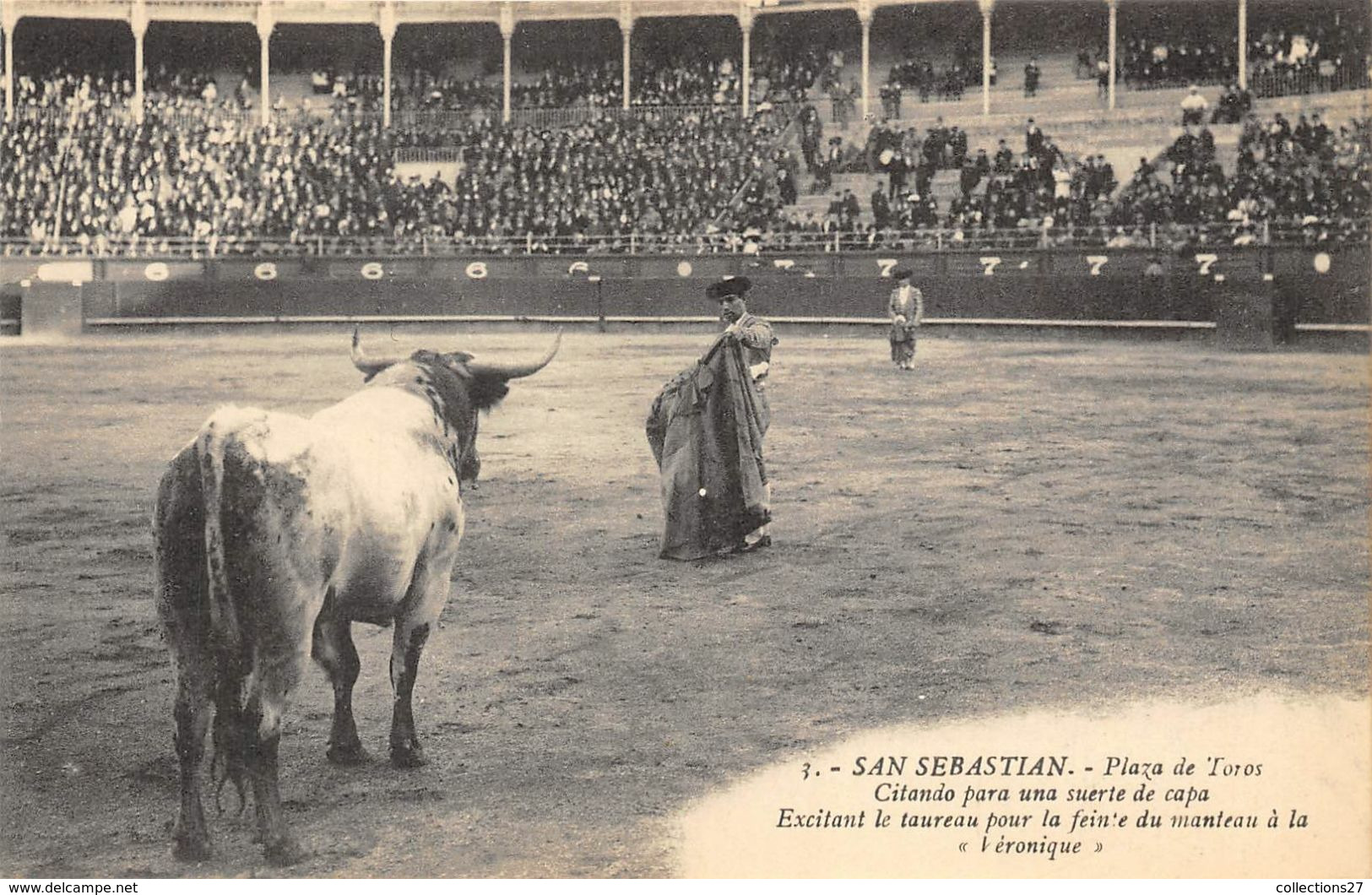 CORRIDA- A SAN SEBASTIAN- Plaza De Toros, Citando Para Una Suerte De Capa, Excitant Le Taureau Pour La Feinte Du Manteau - Corrida