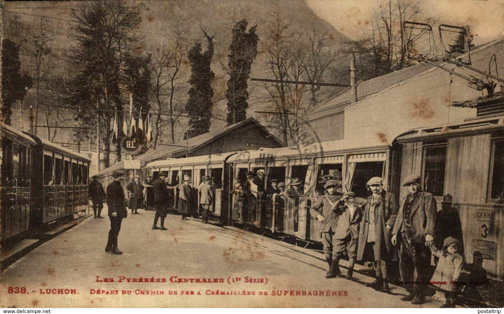 LUCHON. DEPART DU CHEMIN DE FER A CREMAILLERE DE SUPERBAGNERES. - TREN  TRAIN  TREIN. - Stazioni Senza Treni