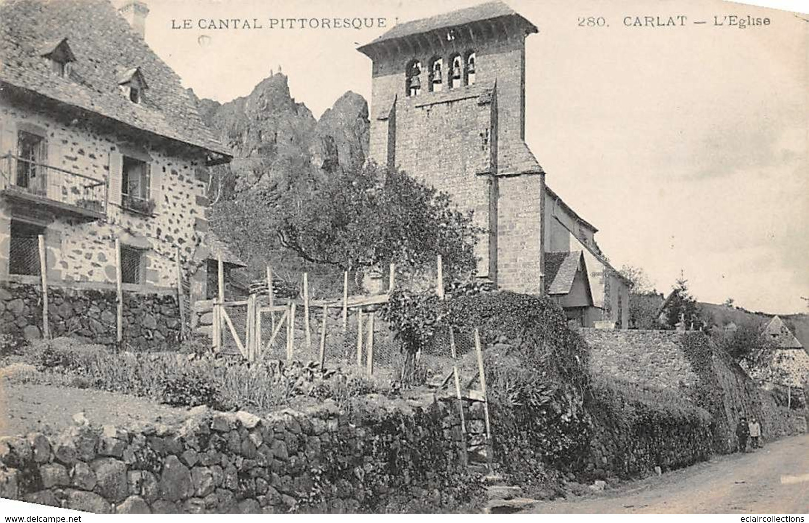 Carlat        15       Village Et église       (voir Scan) - Andere & Zonder Classificatie