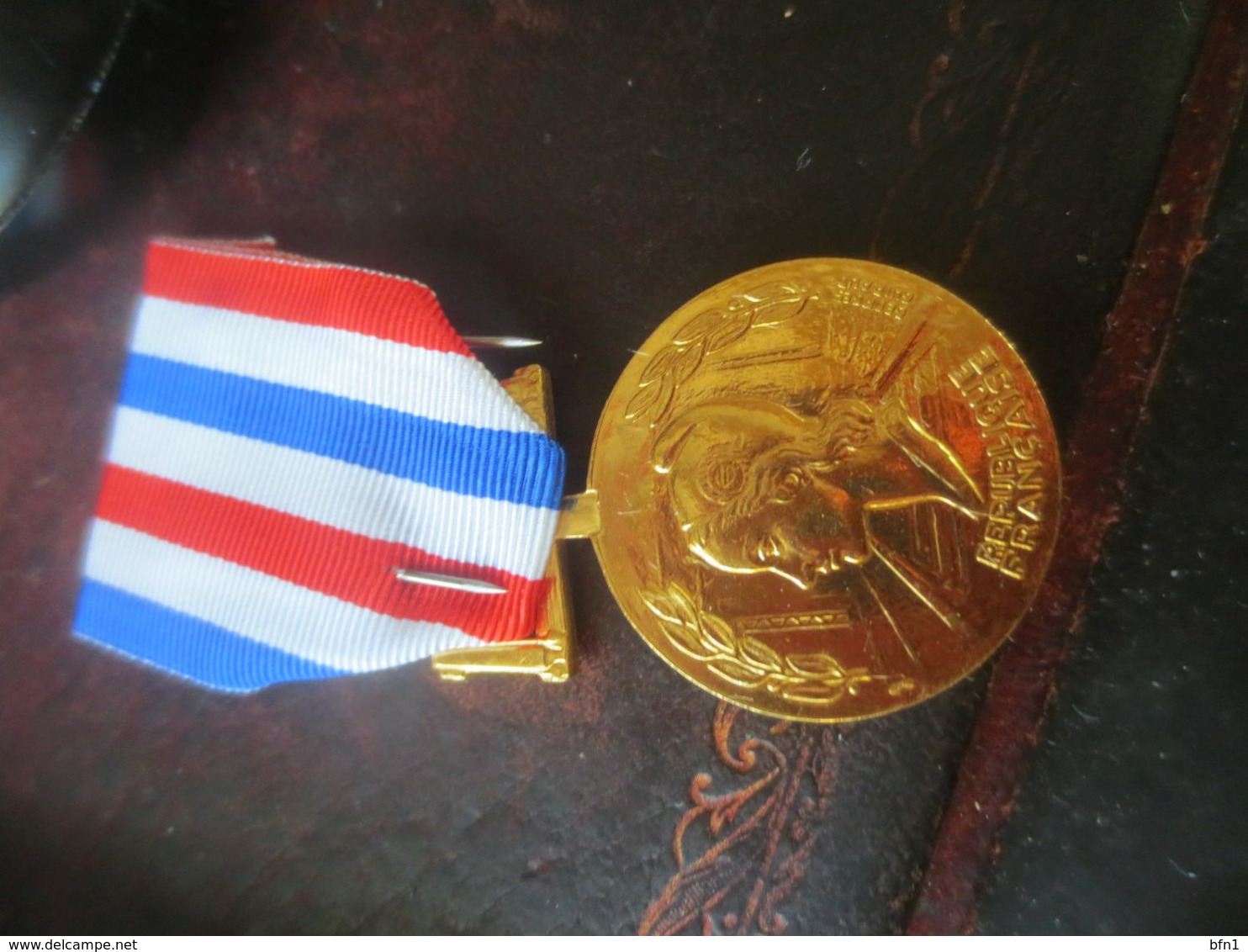 MEDAILLE  D'HONNEUR DES CHEMINS DE FER REPUBLIQUE FRANÇAISE - Vehicles