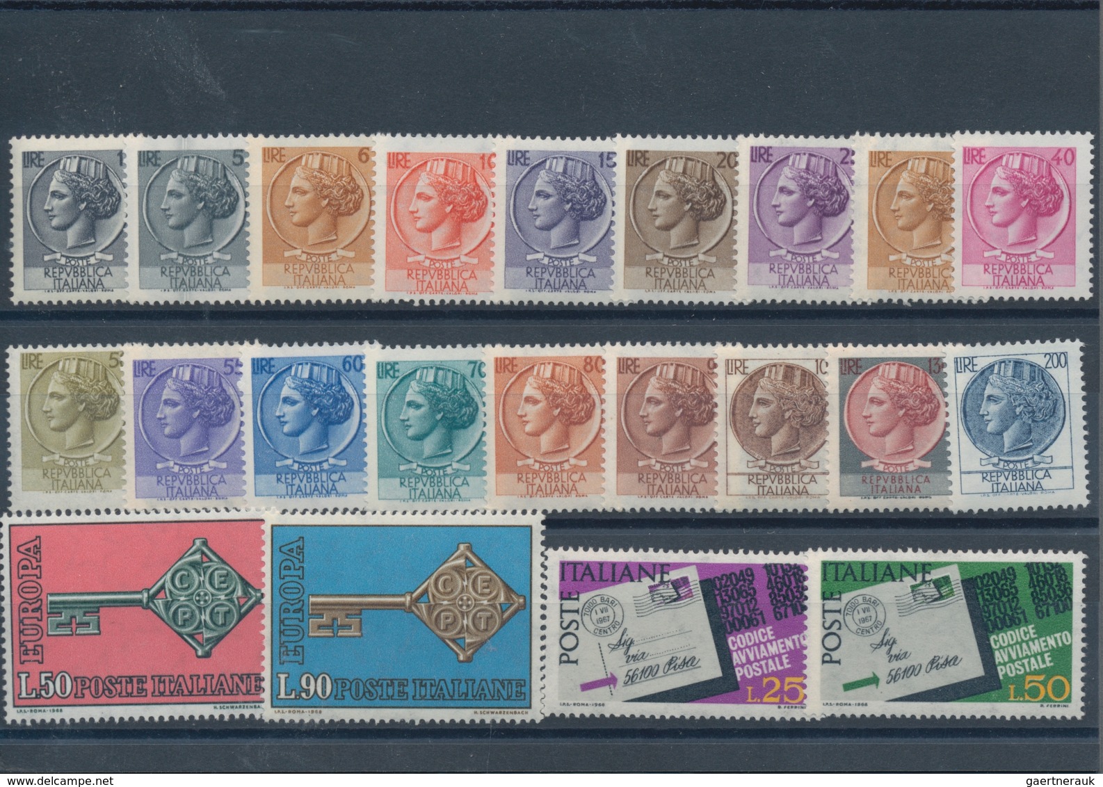 Italien: 1968, Year Sets MNH Per 1000, Seem To Be Complete. Every Year Set Is Sorted On Stockcards. - Collections