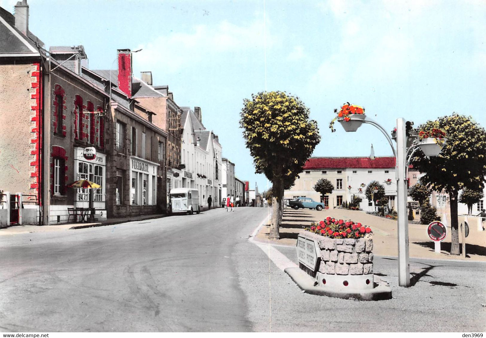 L'ABSIE - Le Centre De La Ville - Fourgon Citroën - La Gâtine Pittoresque - L'Absie