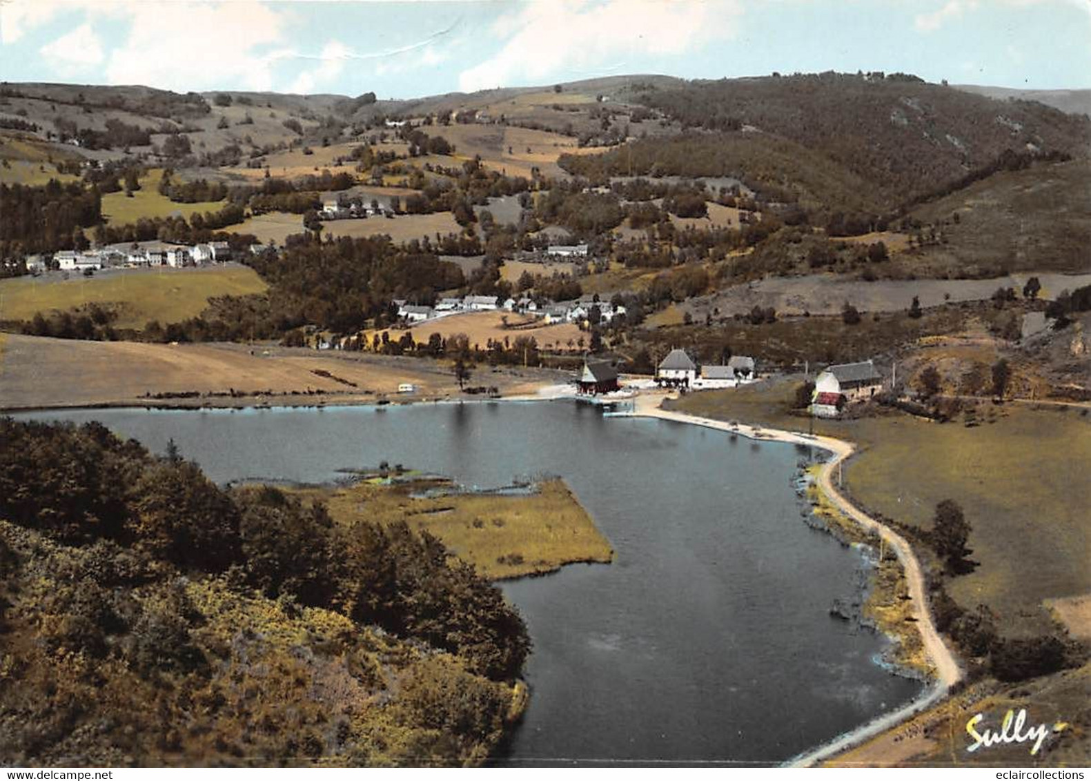 Condat En Feniers      15        Le Lac Des Moines    10x15   (voir Scan) - Condat