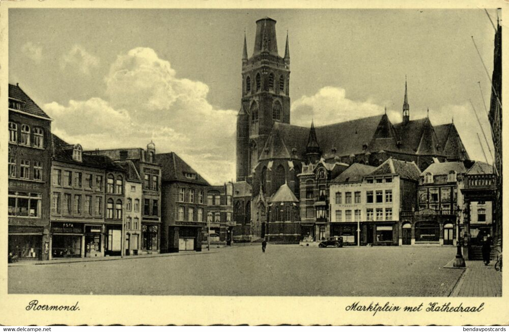 Nederland, ROERMOND, Marktplein Met Kathedraal (1930s) Ansichtkaart - Roermond