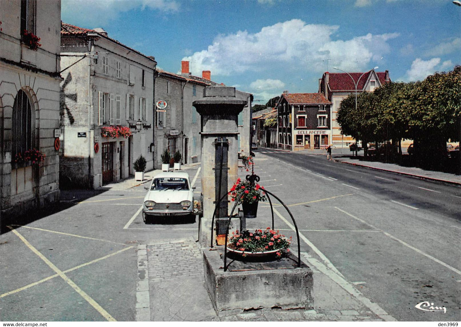 BEAUVOIR-sur-NIORT - Place De L'Hôtel De Ville - Automobile - Boulangerie - Beauvoir Sur Niort