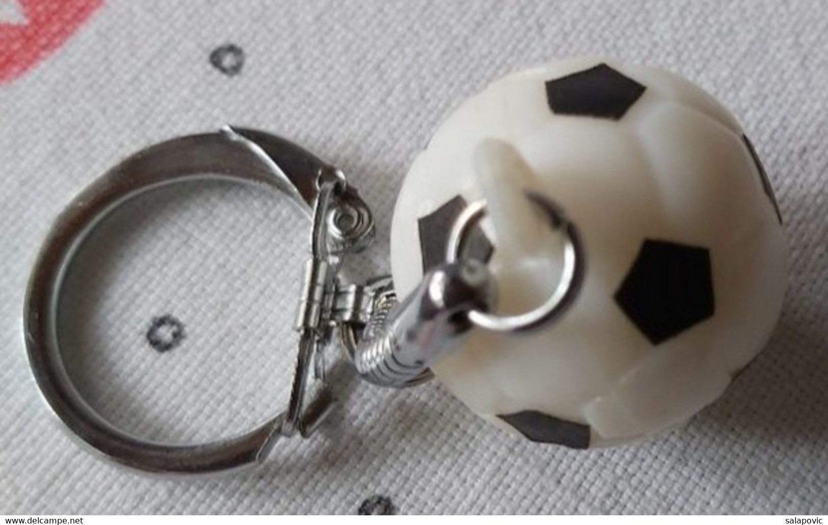 FOOTBALL Vintage  Ball PENDANT  PLIM - Abbigliamento, Souvenirs & Varie